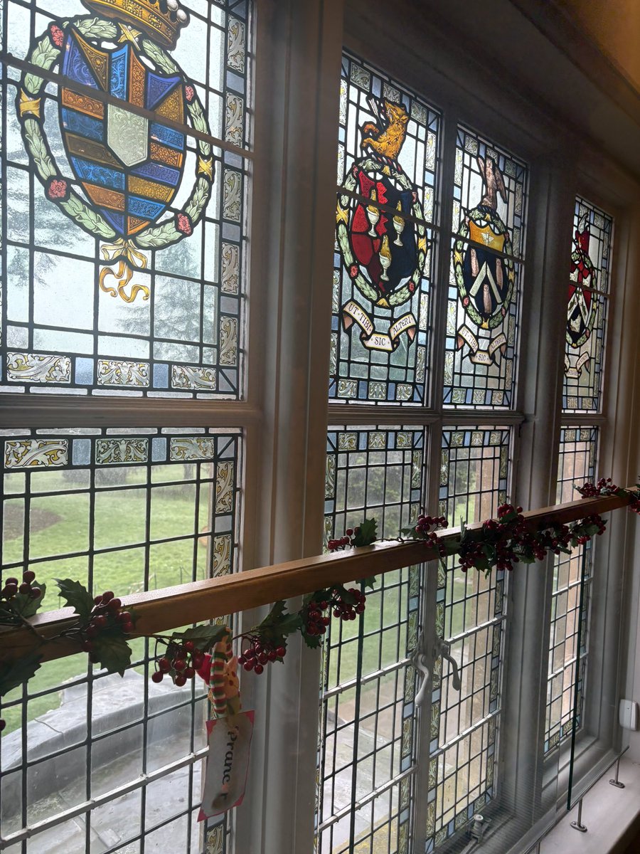 HanDysonCertel's tweet photo. Thank you beautiful @FortyHallPark for a wonderful visit to the house and Walled Garden this morning. Dressed for Christmas the House looked magical and it was great to revisit the Parker Bowles exhibition again. https://t.co/G4IqlWidmA