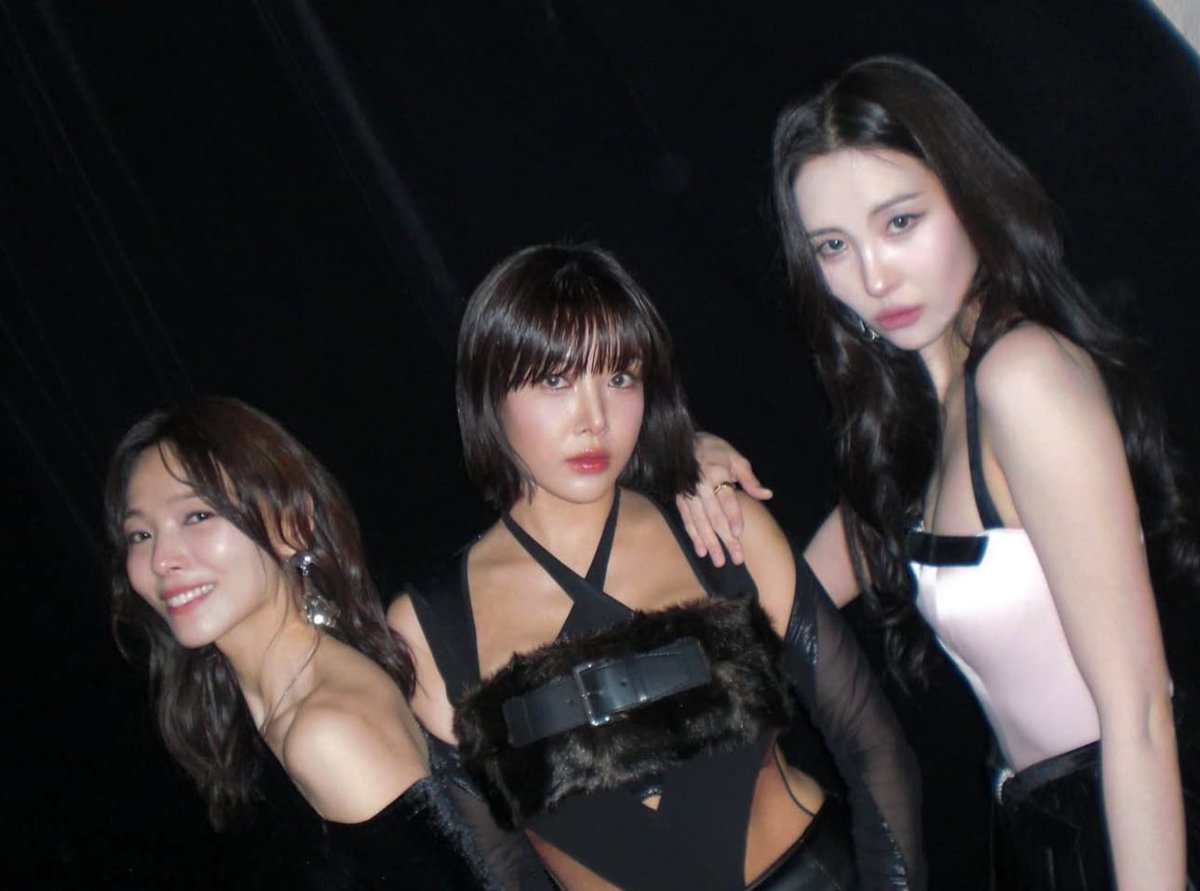 wondergirlspics's tweet image. Sunye, Yubin, and Sunmi at the STILL JYP Event 24.12.27 🤍