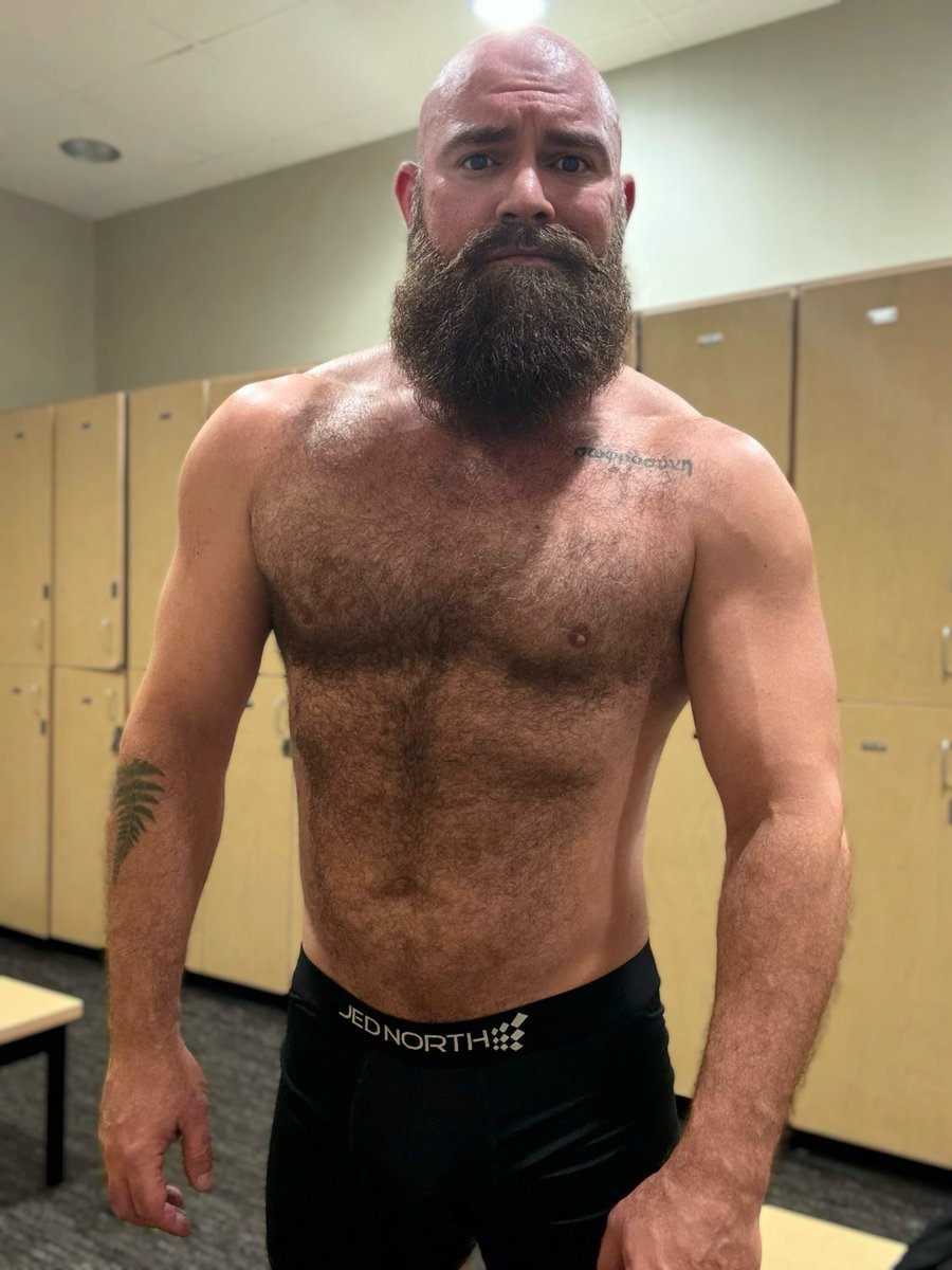 pavone614's tweet photo. Kicking ass in the gym lately! https://t.co/CQwaFg0uj5