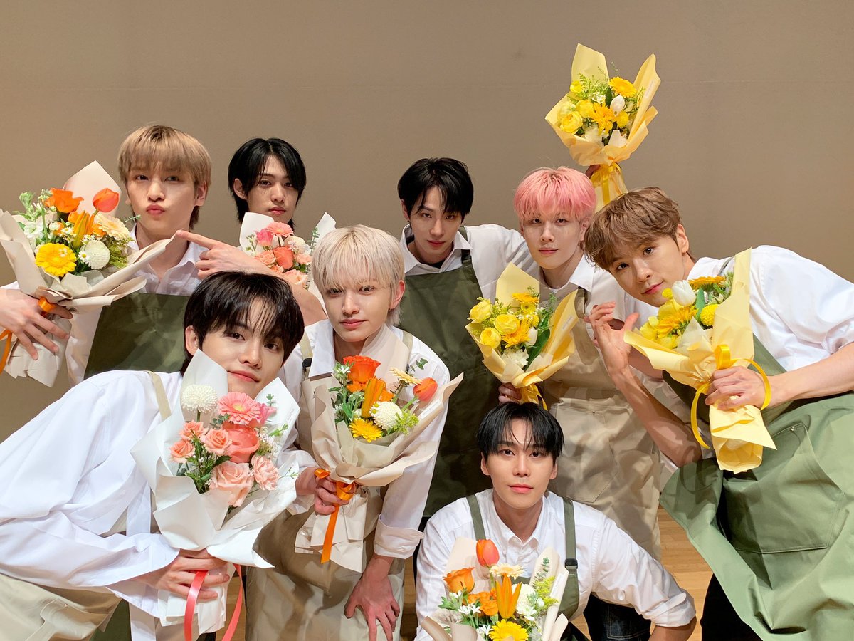 muzinbae's tweet photo. thank you so much for everyone who keep supporting bae173 members either you are else since their debut or new else heeee i am so happy to see my babies gained lots of new fans bcs of project 7 and starlight boys. i hope we can continue supporting the members together for a long time! oh and, to new else, welcome to the fandom💗