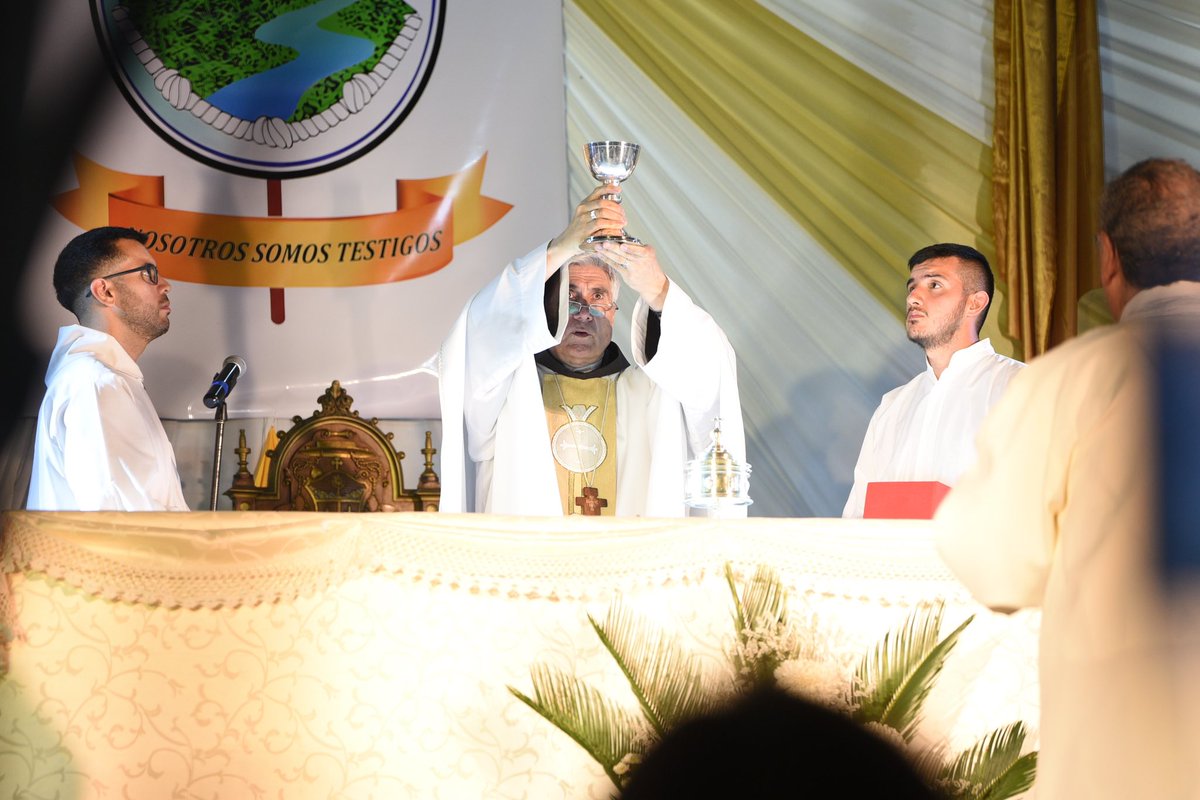 gustavovaldesok's tweet photo. Damos una cálida bienvenida a #Corrientes al nuevo Arzobispo, Monseñor José Adolfo Larregain, quien asumió su labor pastoral y espiritual. 

Pedimos, para él, que la Virgen de Itatí lo guíe en esta nueva etapa, fortaleciendo la fe y la esperanza en el devoto pueblo correntino. https://t.co/dt5FBUY6r6