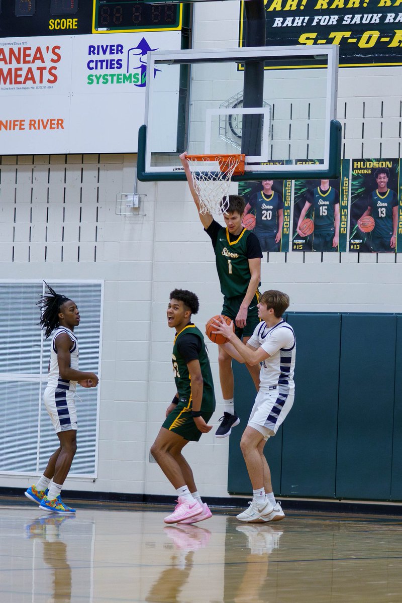 SRRCoachAllen's tweet photo. @SRRBoysHoops Fun night of basketball last night in our gym!! https://t.co/qZjqXxz4uI