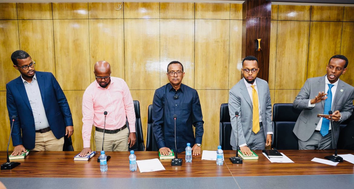 AbdiAddow1's tweet image. Bismillah,

I am truly honored to be a member of the National Independent Electoral and Boundaries Commission. This role presents both a significant responsibility and a valuable opportunity to contribute meaningfully to our country&apos;s democratic process.

While the challenges…