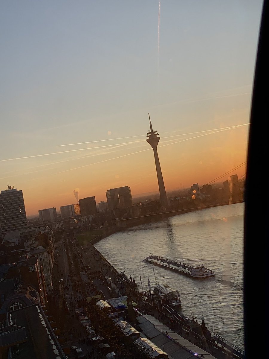 Fliegen über Düsseldorf.