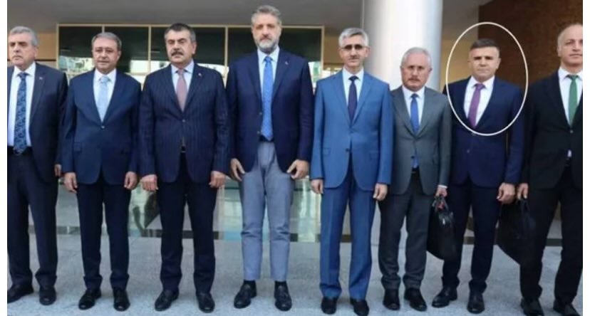 TurhanBozkurTV's tweet photo. 🛑 Ensar Davası’nda ismi geçen Asım Sultanoğlu, Şanlıurfa Millî Eğitim Müdürlüğü’ne tayin edildi. https://t.co/BTWaMJxMEU
