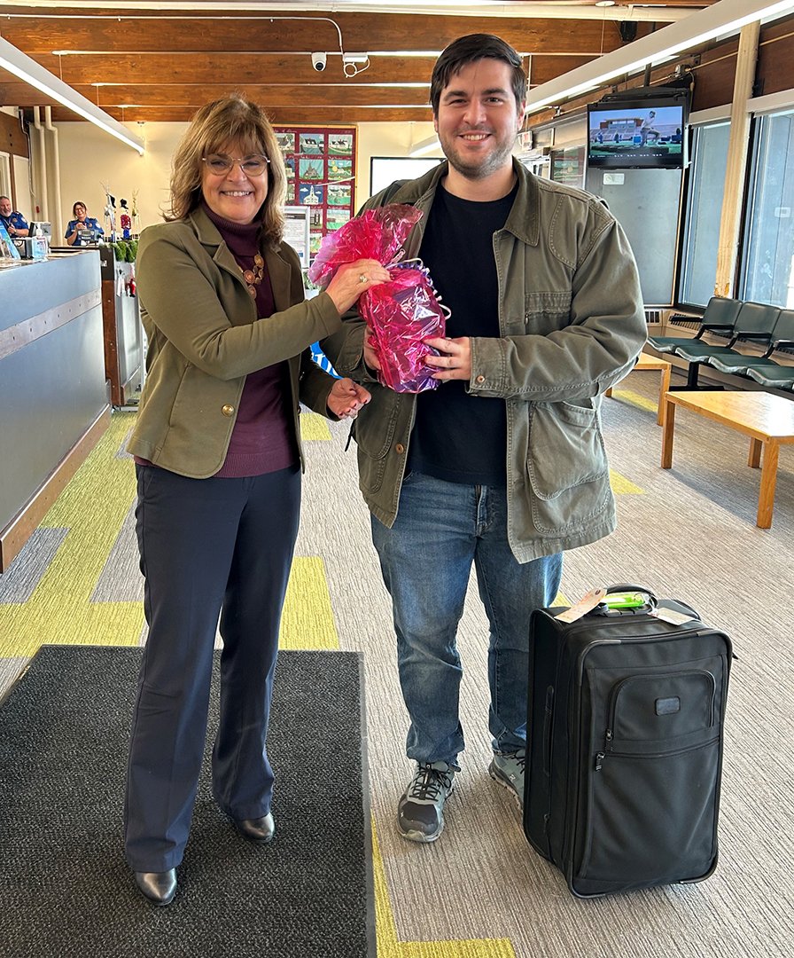 Always a fun day when we get to celebrate our 10,000th departing passenger from the Lebanon station. Thank you to all our staff and the airport staff who worked together to make this happen.
.
.
.
#flycapeair