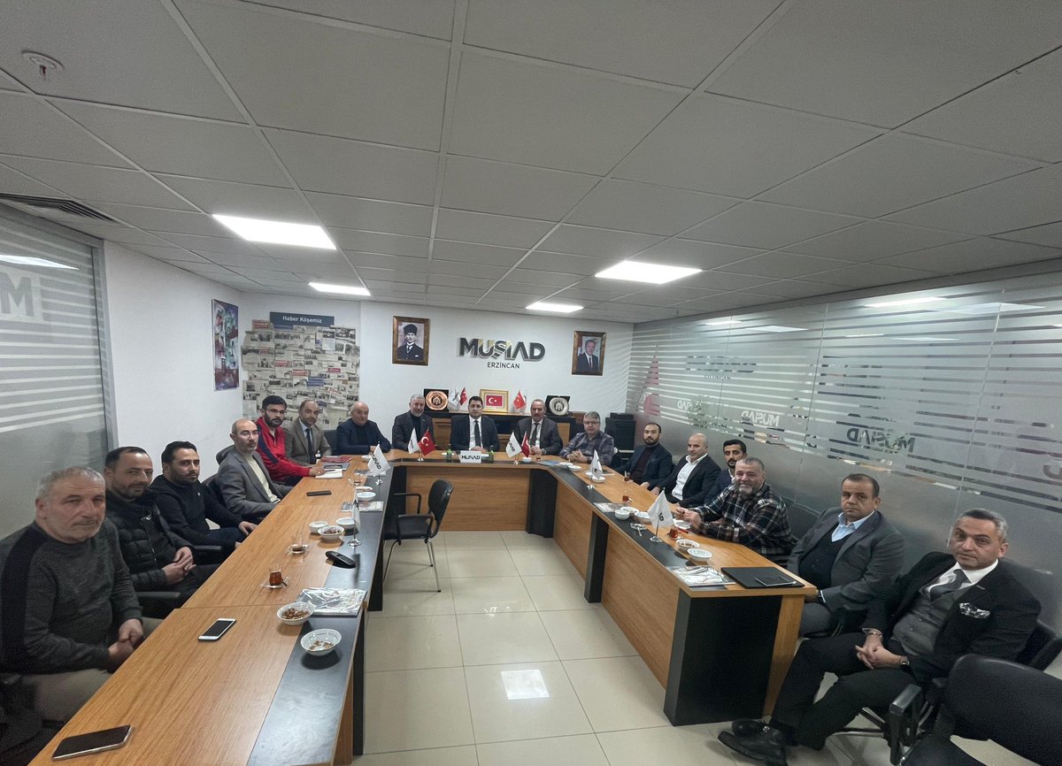 Ertan BUYRUK (@ertan_buyruk) on Twitter photo Vali Yrd <a href="/yusufizci23/">Yusuf İzci</a> ve <a href="/GSB_Erzincan/">Erzincan Gençlik ve Spor İl Müdürlüğü</a> İl md Syn Fatih ÇÖPÜR’ün katılımıyla #degererzican projesi tanıtım toplantısını başarıyla gerçekleştirdik. Akabinde <a href="/MUSIADErzincan/">MÜSİAD Erzincan</a> 2024 yılı değerlendirme içeren aylık toplantımızı İstanbuldan katılım sağlayan üyemiz eşliğinde tamamladık. Vali Yrd <a href="/yusufizci23/">Yusuf İzci</a> ve <a href="/GSB_Erzincan/">Erzincan Gençlik ve Spor İl Müdürlüğü</a> İl md Syn Fatih ÇÖPÜR’ün katılımıyla #degererzican projesi tanıtım toplantısını başarıyla gerçekleştirdik. Akabinde <a href="/MUSIADErzincan/">MÜSİAD Erzincan</a> 2024 yılı değerlendirme içeren aylık toplantımızı İstanbuldan katılım sağlayan üyemiz eşliğinde tamamladık.