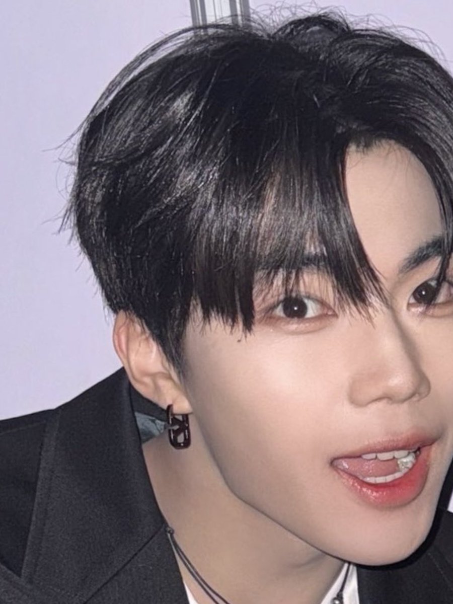 우멍 tweet media