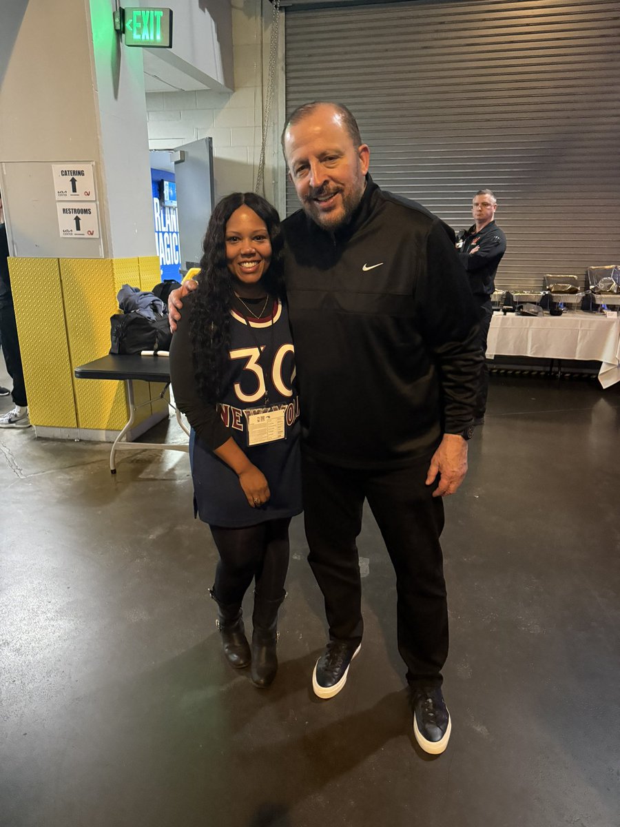 C_Wins_'s tweet image. Put me in the game Coach!! #aboutlastnight 🧡💙🧡💙 #KnicksTwitter #Knicks
