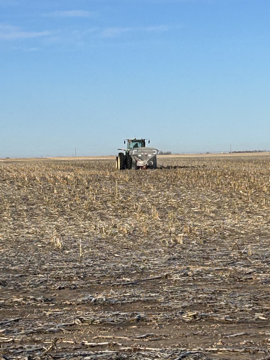 dane_chad's tweet image. College kids need to work when they’re home.