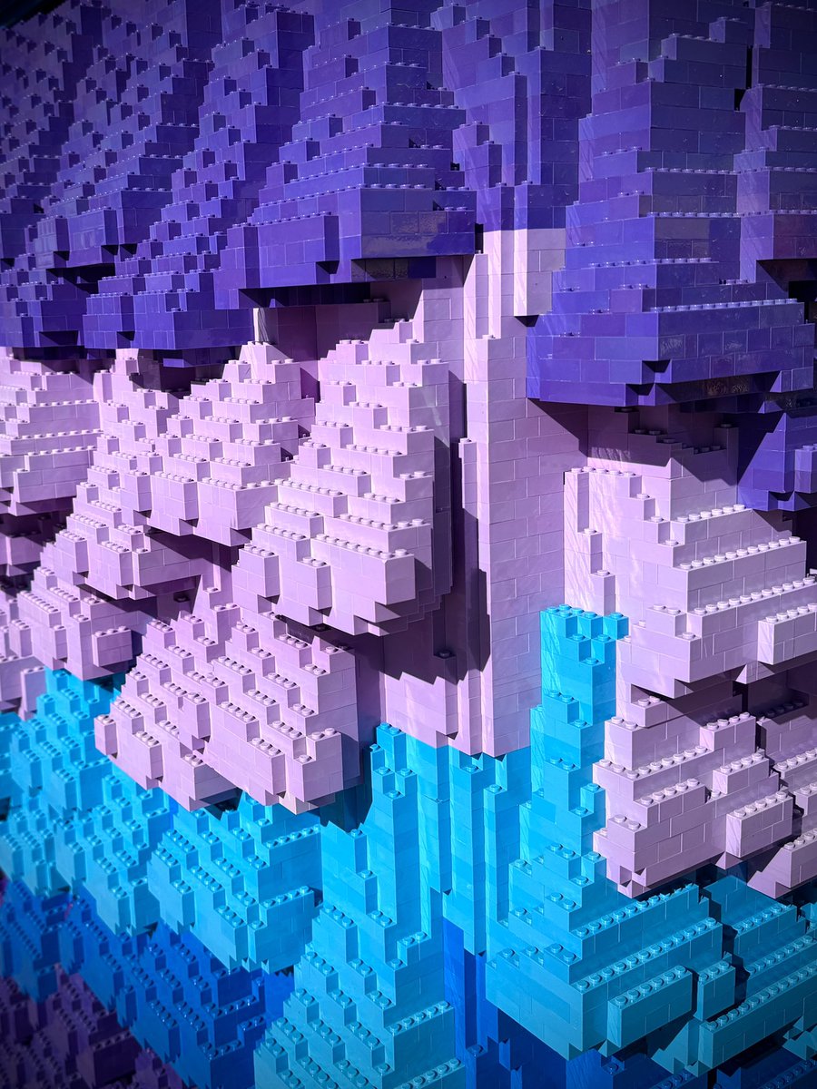 NeedMoBricks's tweet photo. Huge LEGO Fortnite Loot Llama on display at the entrance of LEGOLAND California.
#NeedBricks #LEGO #LootLlama #Fortnite #LEGOLANDCalifornia #LEGOLAND #AFOL https://t.co/4o212BG6IO