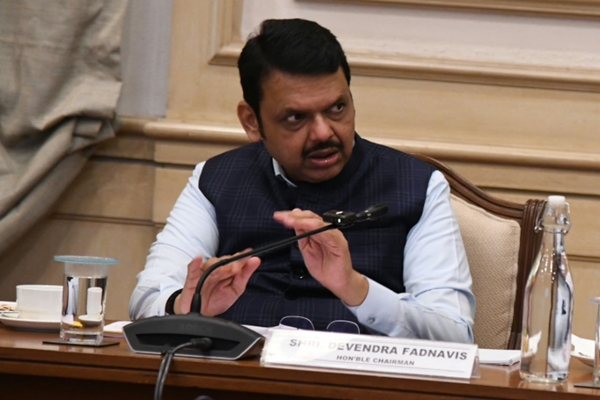 #Maharashtra Chief Minister Devendra Fadnavis emphasizes the importance of maintaining quality while accelerating the progress of solar power projects in the state. 

He headed a meeting of the Board of Directors of the Maharashtra State Electricity Board held in Mumbai.