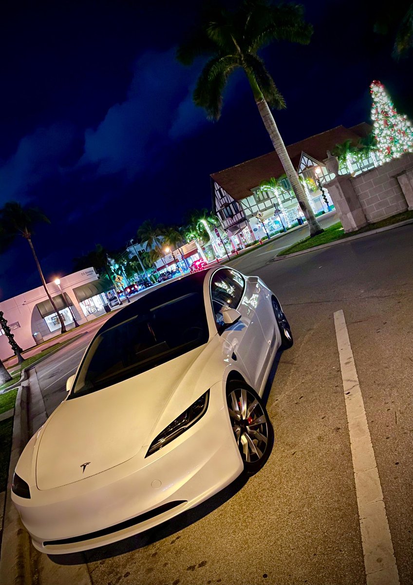 _iVeLL_'s tweet photo. Merry Chrysler https://t.co/V6eSxFKjvG