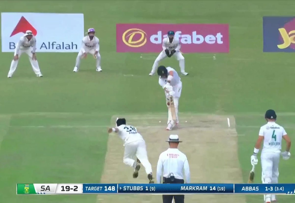 AmeerHamzaAsif's tweet image. Mohammad Abbas at an average pace of 125km/h looks more lethal than 145ers.

What a talent. This seems to be his innings to own.

SA 19/3. 

#SAvPAK #PAKvsSA #MohammadAbbas