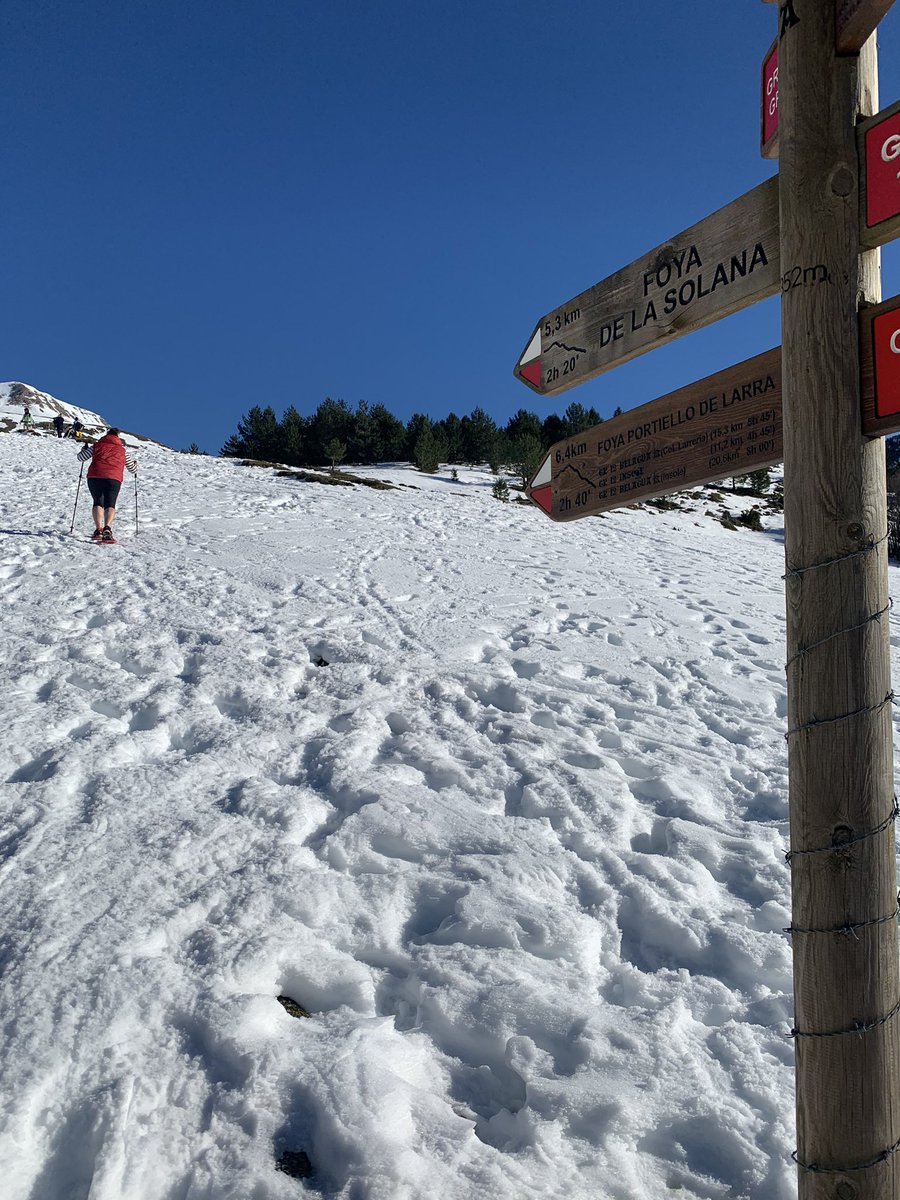 AlfonsoGarciaTT's tweet photo. Linza con raquetas.
El refugio de Linza, a 1344 mts de altitud es todo un veterano de los refugio pirenaicos de Aragón, lo cual se deja sentir cuando entramos en sus instalaciones.
#linza #zuriza #vallesoccidentales #losvallestranquilos #raquetasdenieve #aragon #turismoaragon https://t.co/5kbdOTTi8n