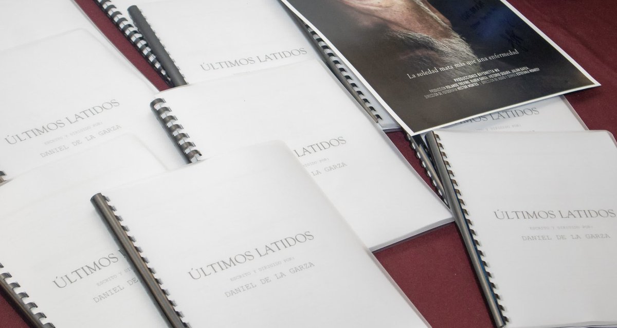 danieldelaraza's tweet photo. Ganamos en la categoría a Mejor Guion Original por le revista En Escena 🎉🎊

Muchas gracias a quienes votaron 🤩

Gracias 🤩📷

#ultimoslatidos #cine #movie #pelicula #ficcion #cinematografia #peliculas #grabacion #danieldelagarza #filme #casting #audicion #cinema #film https://t.co/VdUInKooRJ