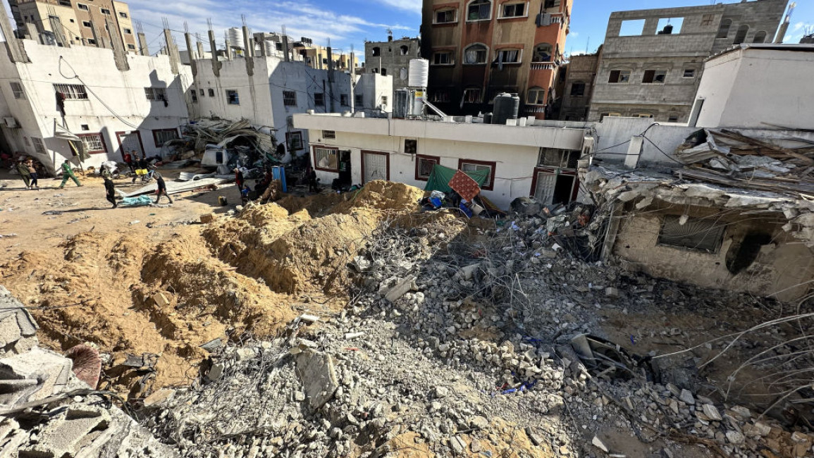 BrunoRguezP's tweet photo. Condenamos asalto israelí al hospital Kamal Adwan en el norte de la Franja, que expulsó del centro a más de 300 enfermos y heridos

Israel viola con impunidad Derecho Internacional Humanitario en #Gaza, atacando permanentemente instalaciones civiles y asesinando miles de personas https://t.co/3D6Nr3JHUo