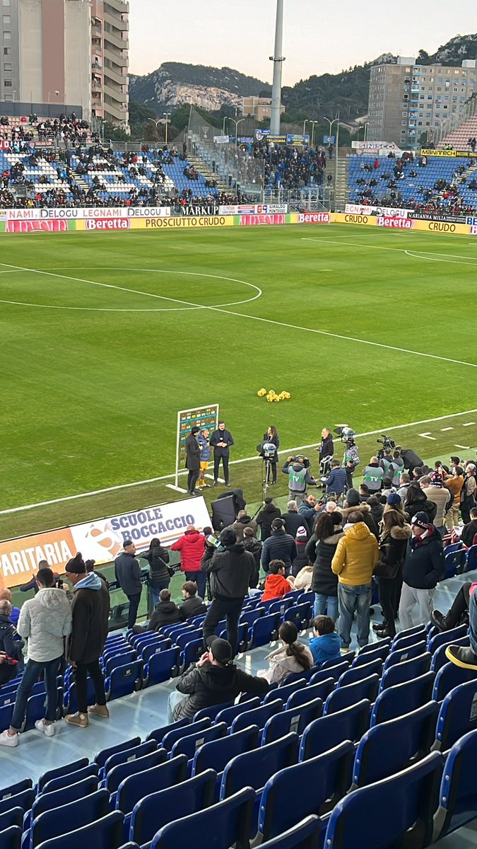 #cagliariinter ! Di Marco coricati