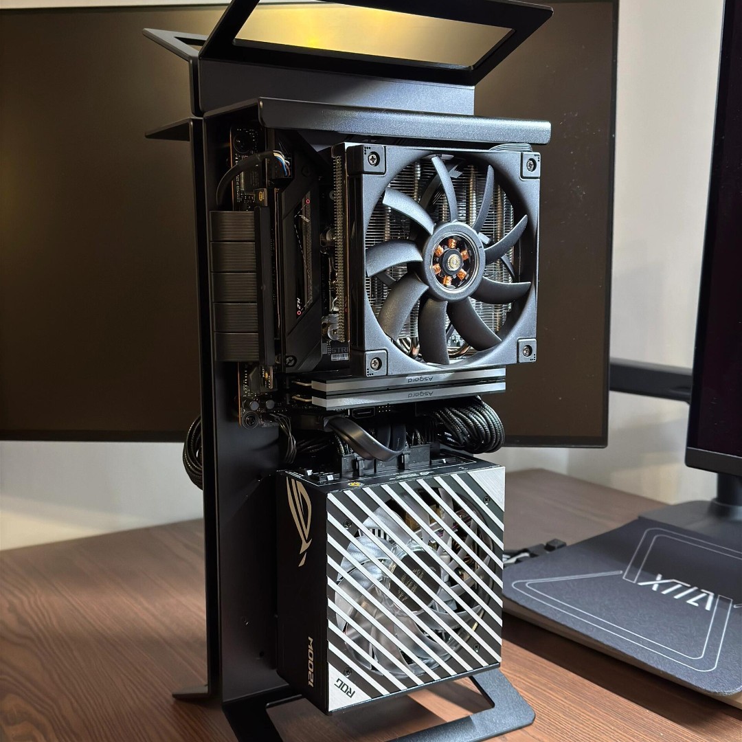 Deepcoolglobal's tweet photo. Tiny but mighty🖤

Air cooler: AN600

#deepcool #an600 #FT12 #FT14 #casefan #fps #gamingpc #gamerlife #esports #lga1700 #am4 #am5 #fanmotor #lowprofile https://t.co/phDzpYxEI1