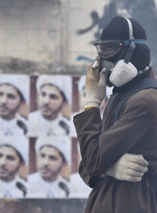 aboragheb92's tweet photo. إن هذا التضامن المُشرّف مع رمز من رموز الشعب المضحّين الغيارى ، وقامة شامخة من قامات البحرين " المُعتقل المُجاهد #الشيخ_علي_سلمان 

هو شهادة على إخلاصكم وتفانيكم للقامة الشامخة، 
فخورون بهِ اليوم، ليس فقط كأسير مُضحّي، بل كرمز من رموز الإخلاص والثبات على الموقف..

#FreeSheikhAli https://t.co/9S7YmdK0ga