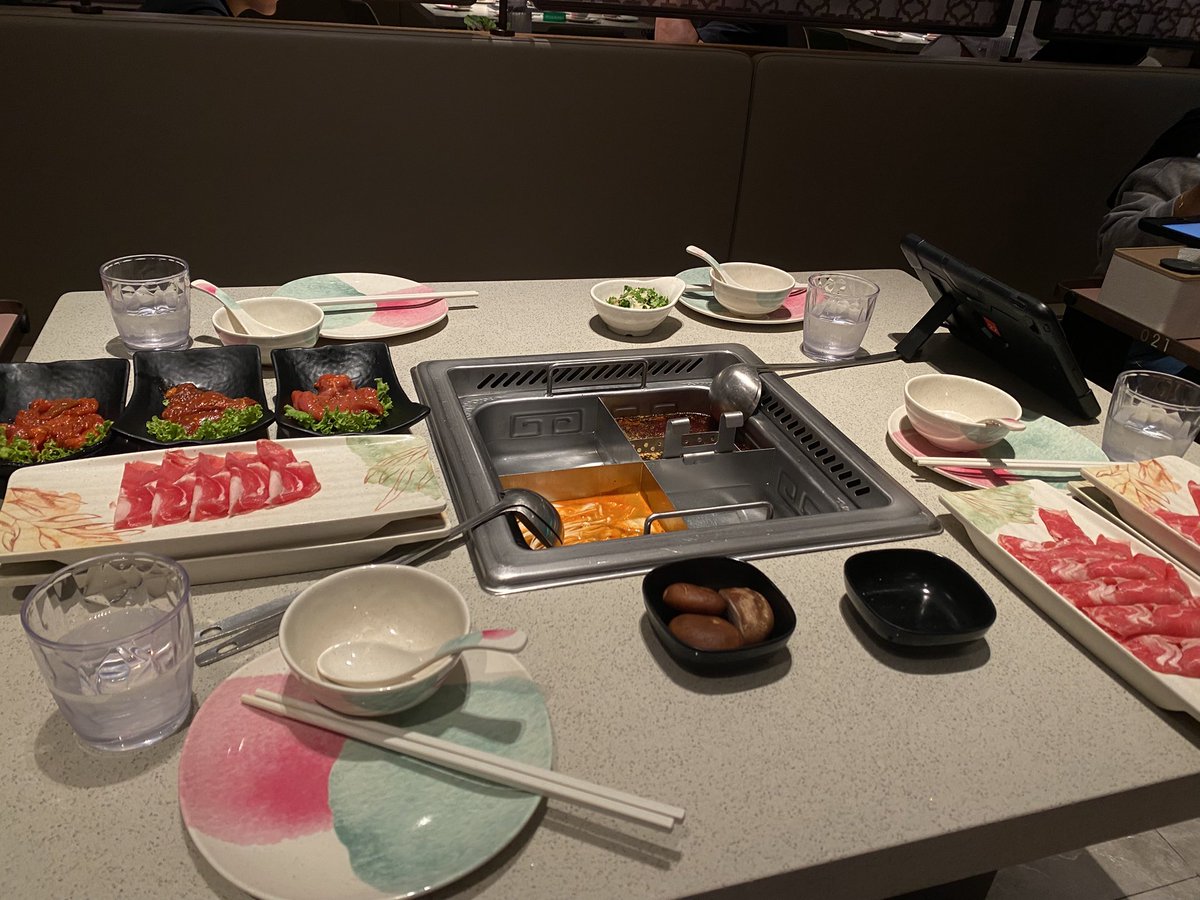 akito_eito's tweet photo. went to get fud with friends!! https://t.co/KYapaxF1BD