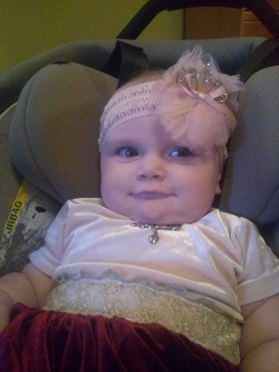 Hi, fam 😘🤗
Yesterday my sweet girl turned six months old 🥰Time flies so quickly... I love her madly😍❤️❤️❤️