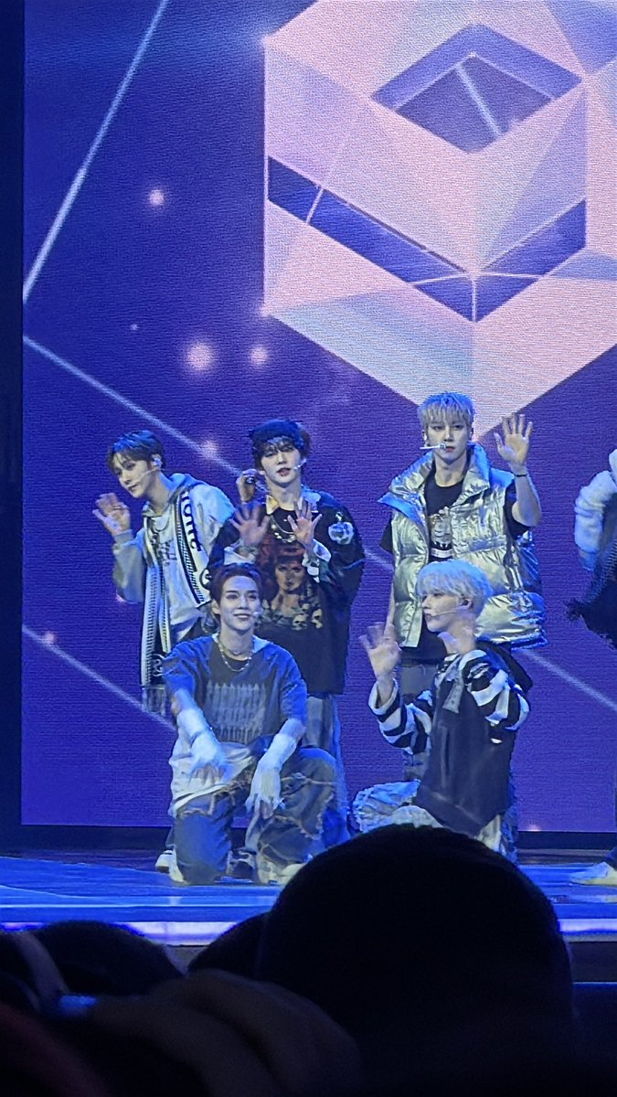 Dar_ling0406's tweet photo. My baby , Congratulations❤️❤️❤️❤️❤️

#starlightboys #스타라이트보이즈 #星光闪耀的少年 
#이다을 #다을 #daeul #leedaeul
#อีดาอึล #イダウル #ダウル #李多乙
#POLARIX https://t.co/pPZE0nRpBd
