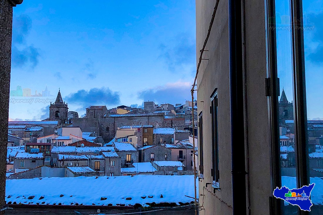 #GeraciSiculo offre un’esperienza autentica tra storia, cultura, natura e tradizioni, rappresentando una meta imperdibile per chi desidera scoprire il cuore della Sicilia.
👉 bit.ly/VisitGeraciSic…
 
✍🏼 Published By © Associazione Culturale Hyeracij Project
#visitgeracisiculo