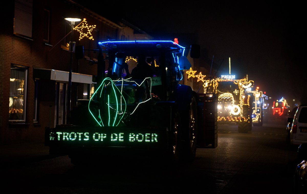 We kijken met plezier terug op 'n geslaagde editie van de Tractor and Trucks by Night van het #AJK West #Zeeuws Vlaanderen gisteren. Goed geregeld met een terechte winnaar. Vele blije gezichten langs de kant, en heel wat duimpjes omhoog. Zo de landbouwsector positief belichten!