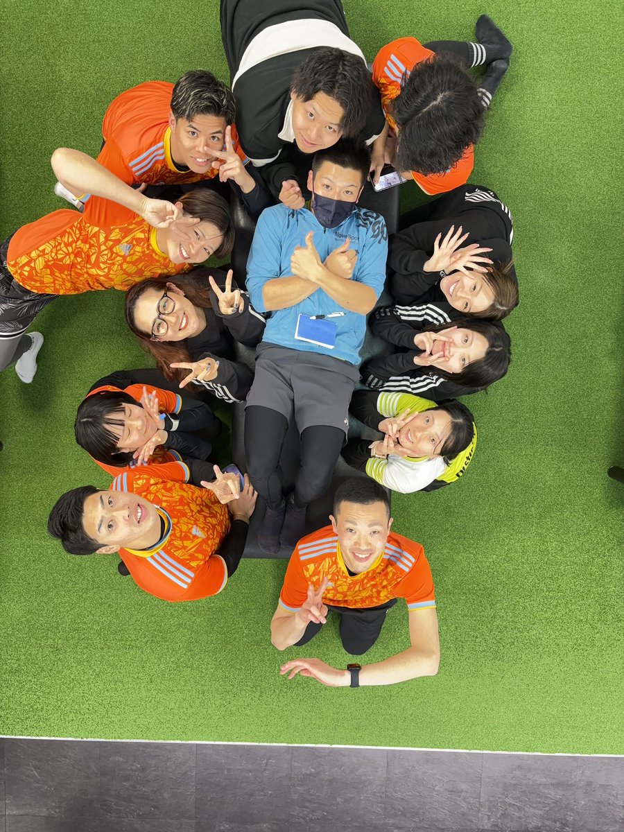 お疲れ様です！
昨日から駅前店の仲間が1人増えました！
passionに溢れたトレーナーです。
ここから新しい風を吹かしてもらい
一緒に盛り上げていきます！🔥

#静岡駅前店
#ドクターストレッチ