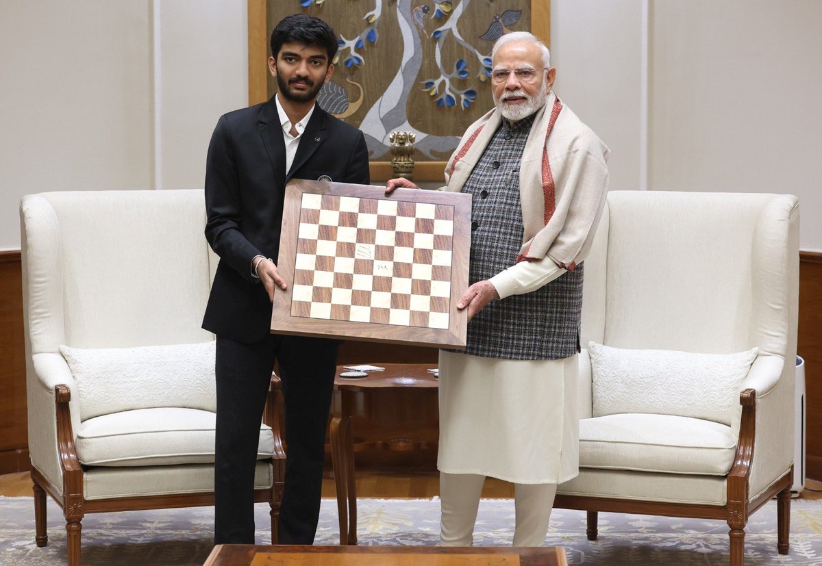 mygovindia's tweet image. PRIDE OF INDIA: GUKESH D MEETS PM MODI

A moment of immense pride as chess prodigy @DGukesh interacts with PM @narendramodi. Here are some glimpses of their meeting

#WorldChessChampionship2024 
#WorldChessChampion