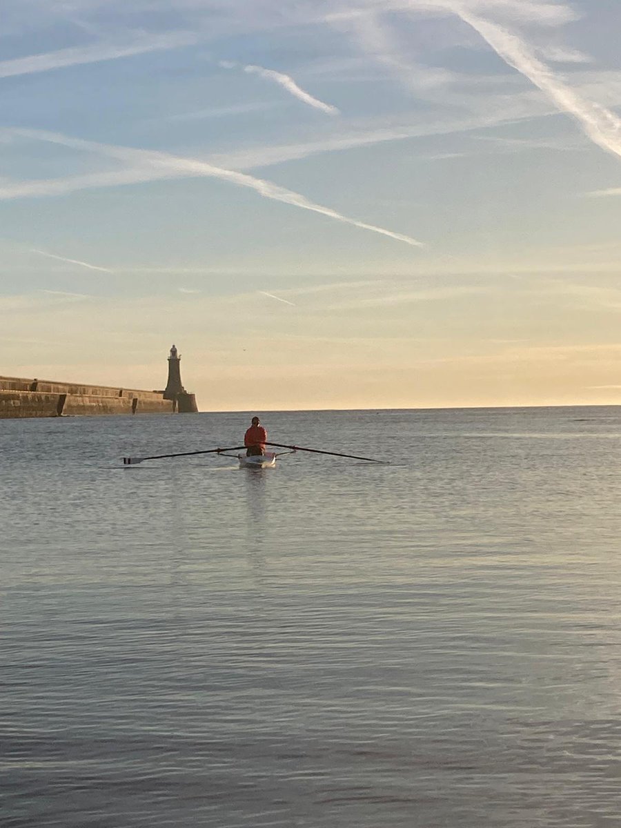 Sunshine and flat water ❤️ #tynemouth