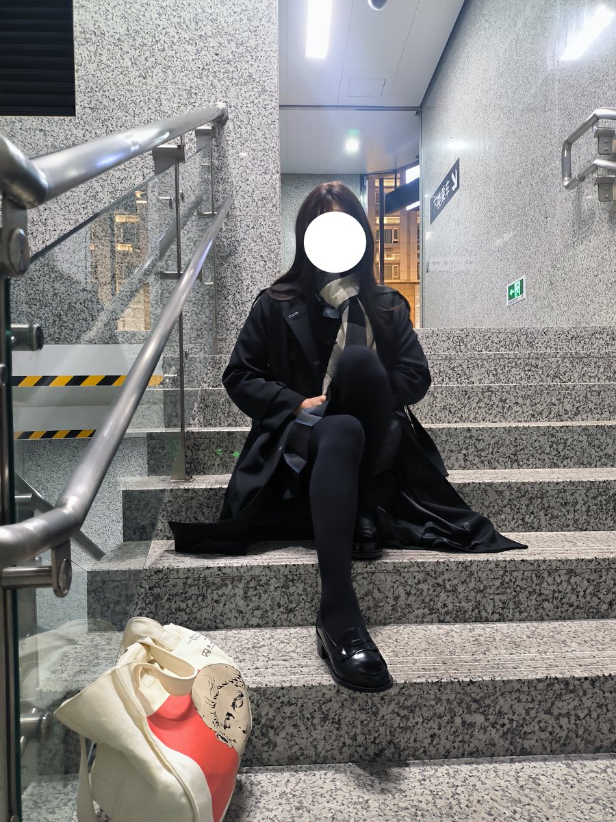 出片之前我是没想到这么好看的，搭子救我狗命
#jk #男娘 #cd #伪娘 #jk叠穿