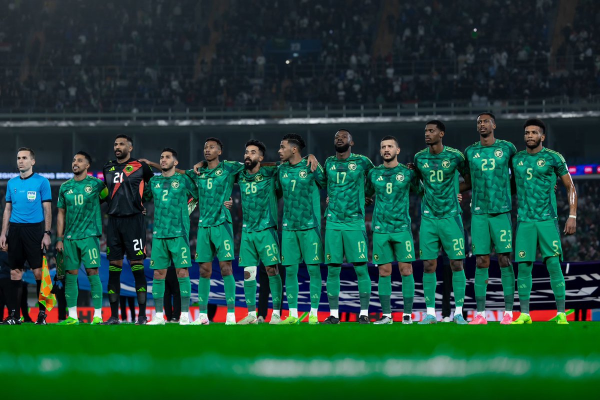 ألف مبروك للأخضر 🦅
مبروك للأبطال 👏
و-بإذن الله-تحقيق اللقب 🇸🇦

#خليجي26