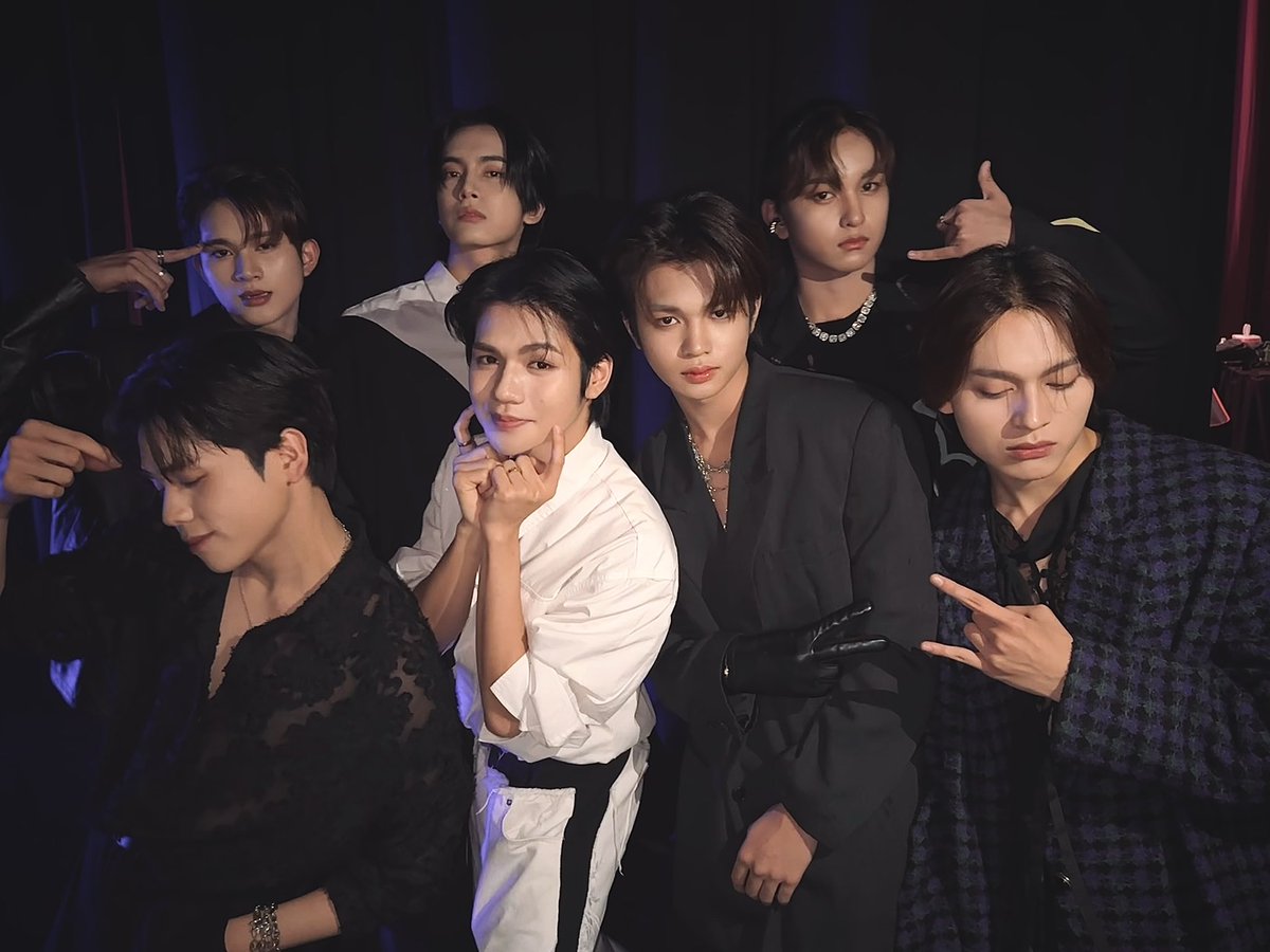 ON THE RISE... TO THE HORI7ON!
Thank you Ppop Music Awards! Thank you Anchors! Thank you to the people making the journey towards the horizon beautiful with us~ 🫶❤️

#HORI7ON #호라이즌