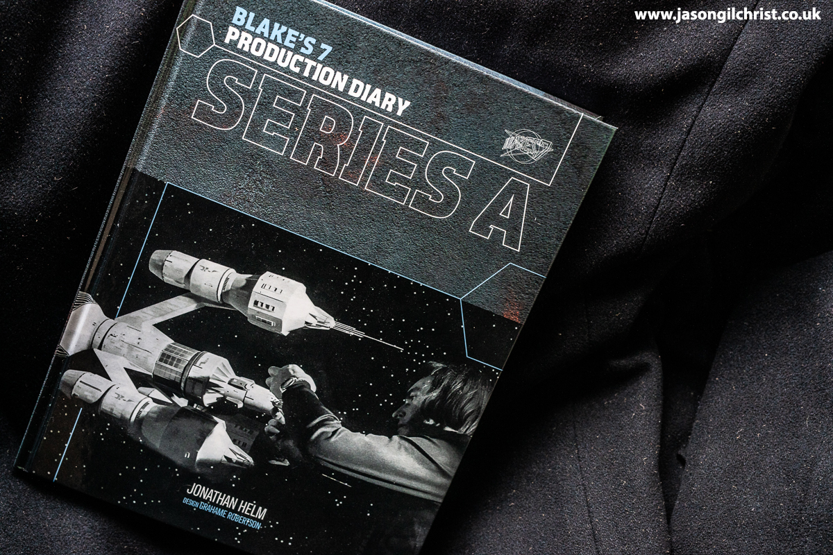 jgilchrist13's tweet photo. Something I didn't get for Christmas.
Blake's 7 Production Diary: Series A.
By @Blakes7Diary with @cult_edge.
πΈ: front cover.
Blakes 7.
#SciFi #ScienceFiction #BritishSciFi #BritishScienceFiction #Blakes7ProductionDiarySeriesA #Blakes7 πͺ
π: https://t.co/FQBXppH9zD https://t.co/ipLxmoXG6X