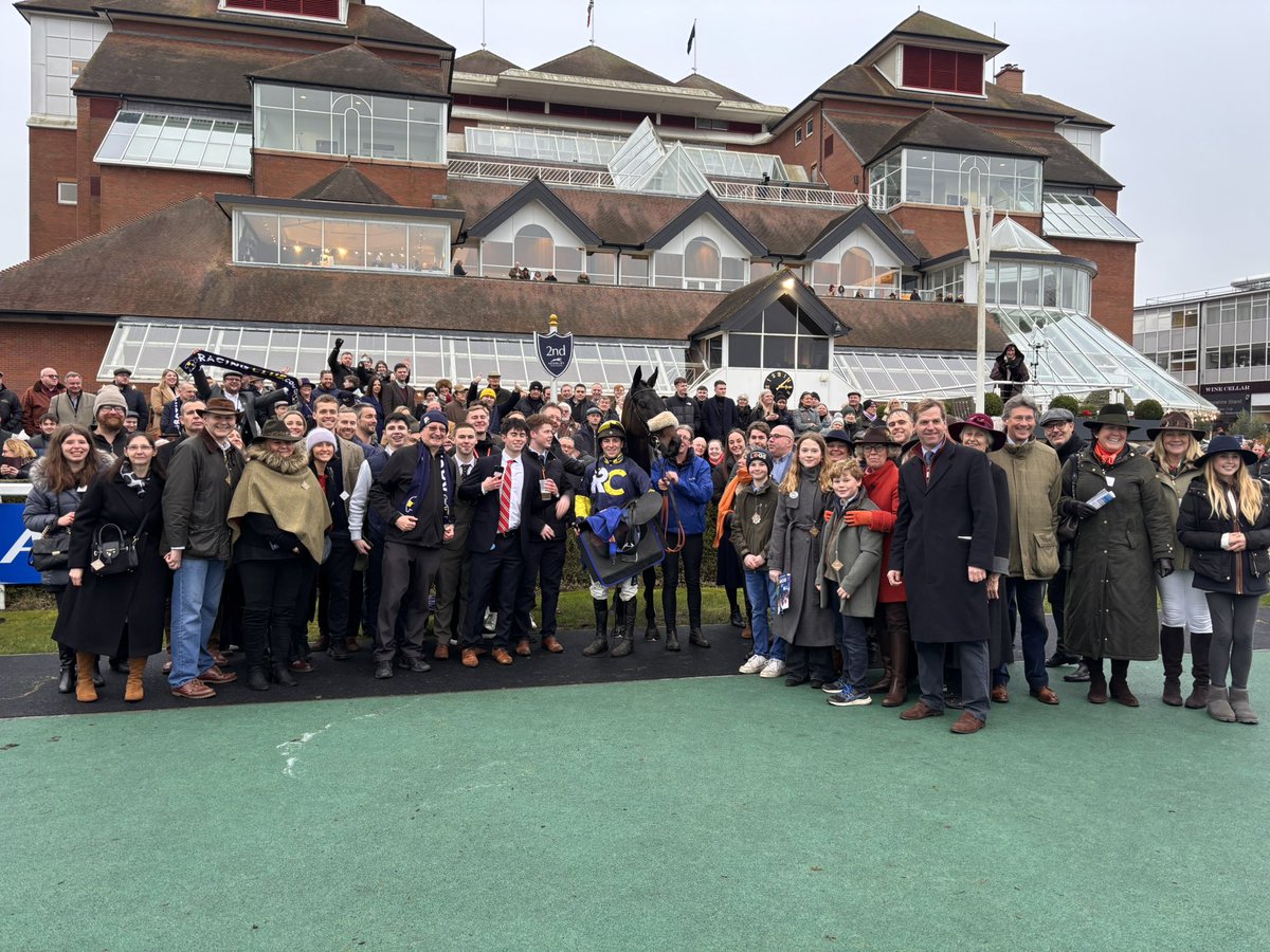 jamiesnowden's tweet photo. A big run from #Wendigo to be 2nd in the #Grade1 #Challow hurdle @NewburyRacing @itvracing under @GavinSheehan92 for @Racingclubvip Top effort team @Alexwalters89 @BetVictor https://t.co/dcFiztDRsa