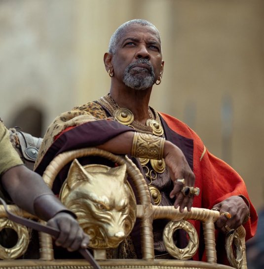 Happy 70th birthday to this legend. Love this man's excellence, not just in movies, but I also love his mind and how he loves God and family. 

Will be on a Denzel Washington post  liking posts spree all day. 🤴