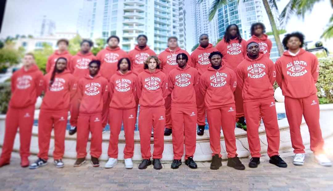LawrenceBl83397's tweet photo. 27th Annual Tournament of Champions South Florida Athletic Awards. https://t.co/r7NBFrqetG @warrenhenryauto @GrafLincoln @YohanLi_Louis10 @KirkHoza @CoachSorg @CoachMurray_Z6 @AHS_BALL @MALACHITONEY2 @ahspatfootball @cameronsapp11 @PantherPride305 @Omar_Haugabook @Reese80 https://t.co/ykmPyekPNb