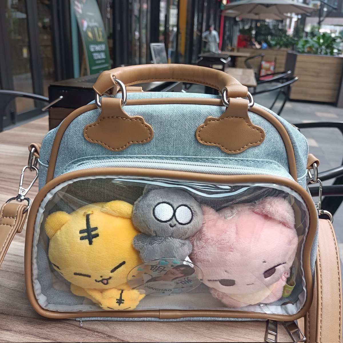 Tmr can still spot me with this bag n claim the freebies~still have some of them~
#CaliforniaDreamin_