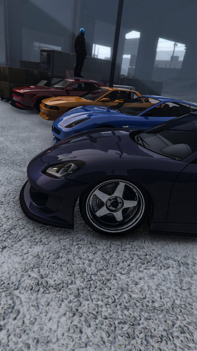 Sixmane_'s tweet photo. Had a little calm meet on #GTA5 https://t.co/Lh2YmehG9W