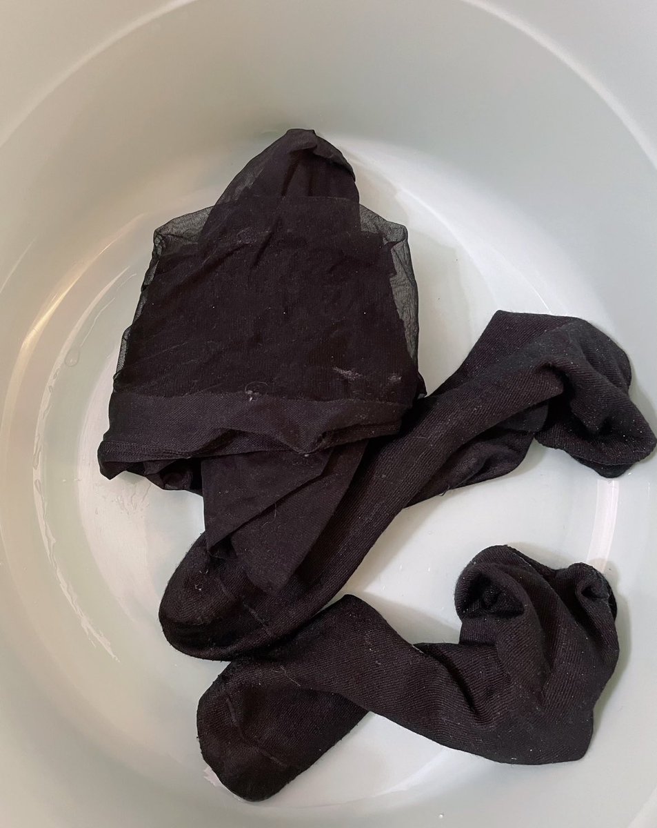 我想想..这个绿主厉害的点在于，第一天让我正视羞耻感，但他羞耻感的给予是通过生活，而不是在老公面前操喷我或者sm。不得不说给绿主洗袜子的时候确实摩擦到内心了，完全和性无关。。很有水平 https://t.co/aF4CC9oF6x
