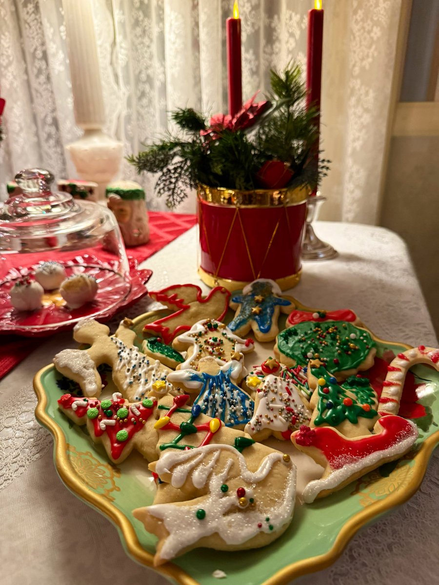 Holden House B&B Inn (@holdenhouse1902) on Twitter photo Miss staying at <a href="/HoldenHouse1902/">Holden House B&B Inn</a> during Christmas? Our #Christmas & holiday decorations will be up through #NewYearsDay Make a reservation now at HoldenHouse.com Miss staying at <a href="/HoldenHouse1902/">Holden House B&B Inn</a> during Christmas? Our #Christmas & holiday decorations will be up through #NewYearsDay Make a reservation now at HoldenHouse.com