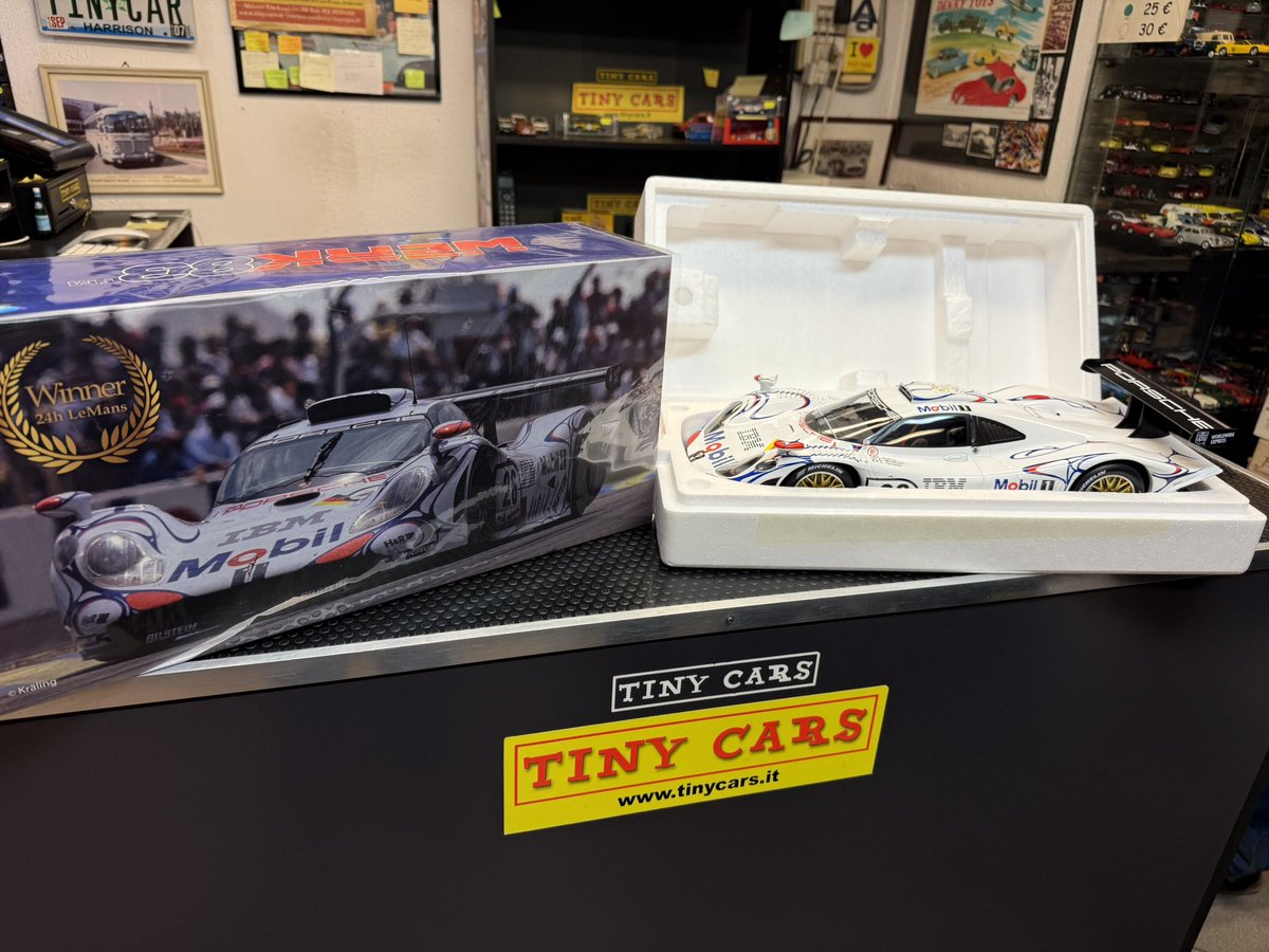 cars_tiny's tweet image. Porsche 911 GT1 Winner 24H LeMans 1998 Werke 83 Scala 1:18 #tinycars #scala112 #porsche #porschegt1 #lemans #diecast