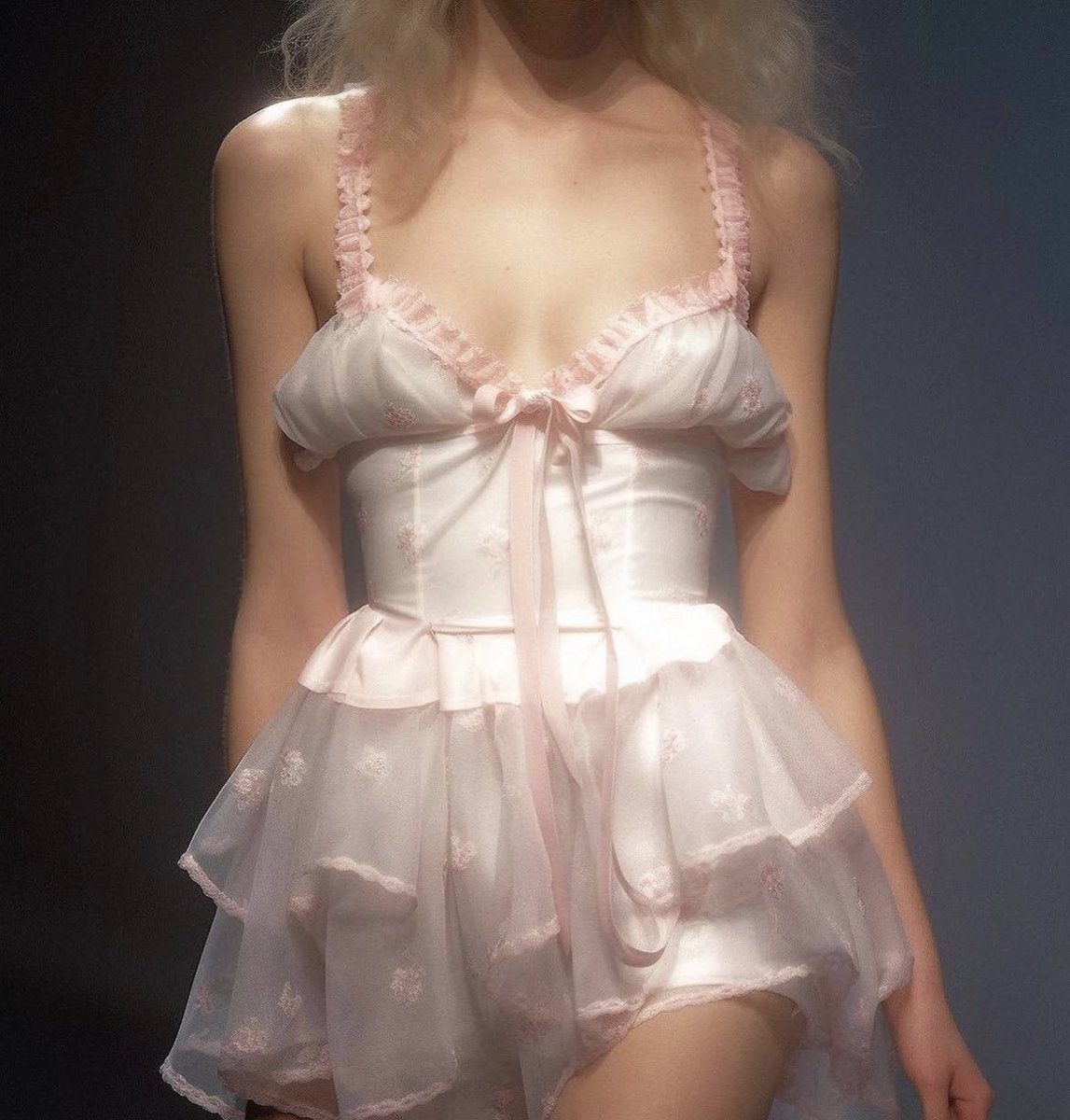 𝒥 (@suaverotic) on Twitter photo 