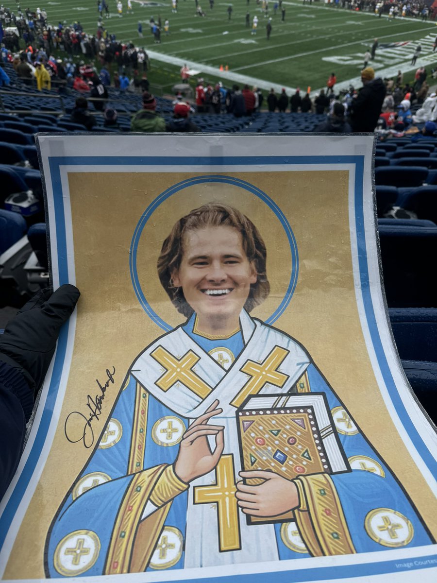 PosterBoyAdrian's tweet photo. Section 125 row 30 @chargers ⚡️🙏 https://t.co/be4hmU3prx