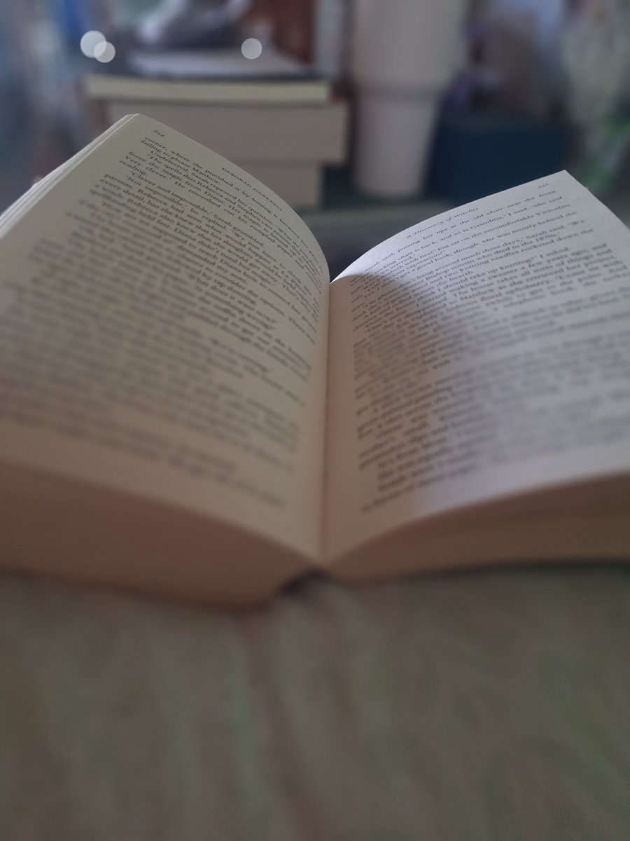 MarieJ_21's tweet photo. Almost finished with this amazing book. Definitely looking forward to book 2 ♥️ #ADiscoveryOfWitches https://t.co/YDaCr9248S