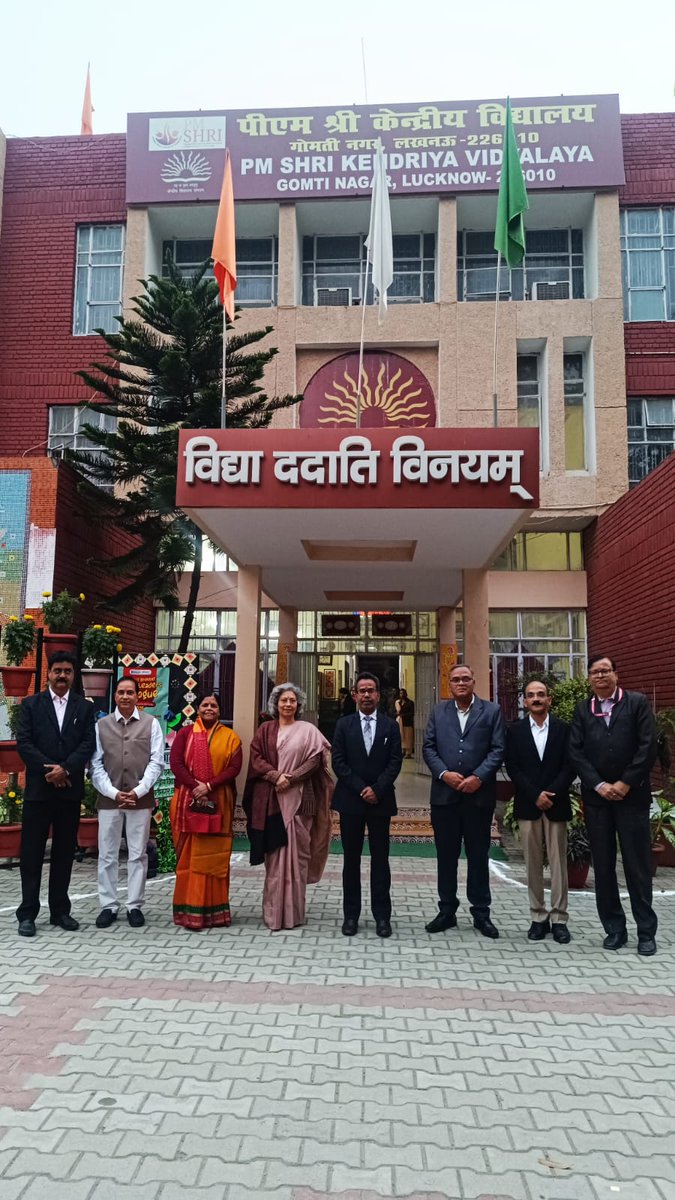 kvgomtinagar's tweet photo. Visit of Sh Somit Srivastav , JC (Pers.) , KVS (HQ) on 23.12.2024 energized the vidyalaya teachers by providing them tips for
1. Physical Fitness
2. Effective Communication
3. Complete Rest
@KVS_HQ 
@KVS_Lucknow 
@somitshrivastav 
@skagarwal2310 
@avaish2k3 https://t.co/0xsbbecuiu