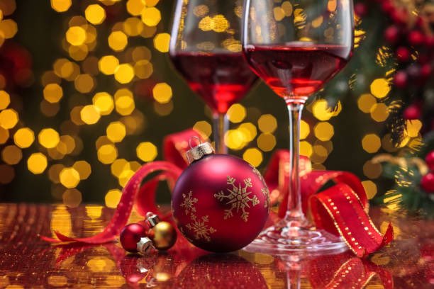 Which #ExultetWines are you enjoying this #HolidaySeason? What foods are you paring them with? Send us your pics….
#HappyHolidays #MerryChristmas2024 #PinotNoir #Chardonnay #PinotGrigio #sparkling #icewine #fortifiedwines