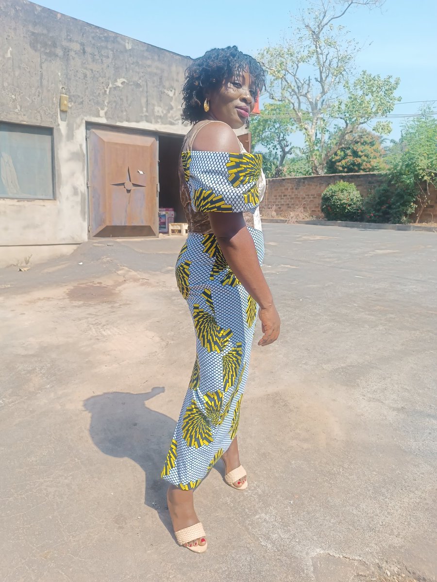 NguffyO's tweet image. #weddingguest 🥳🥳